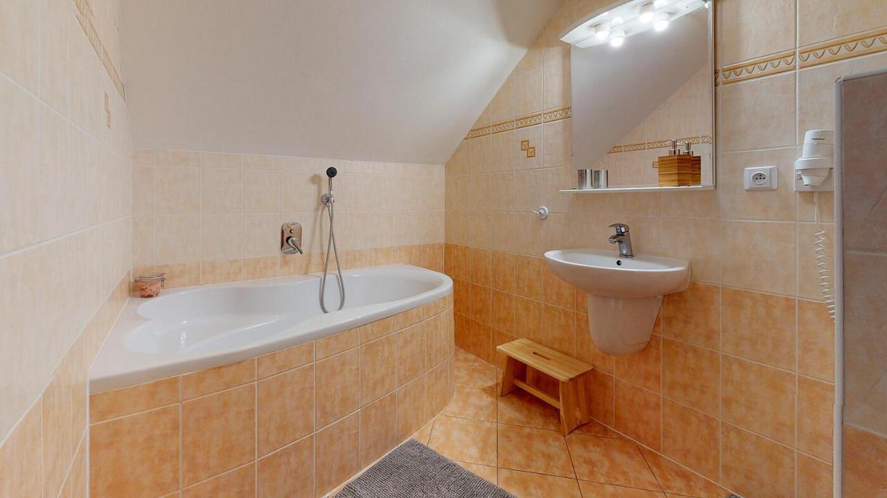 Penzion Patrik Mikulcin Vrch Vapenice Exterior foto